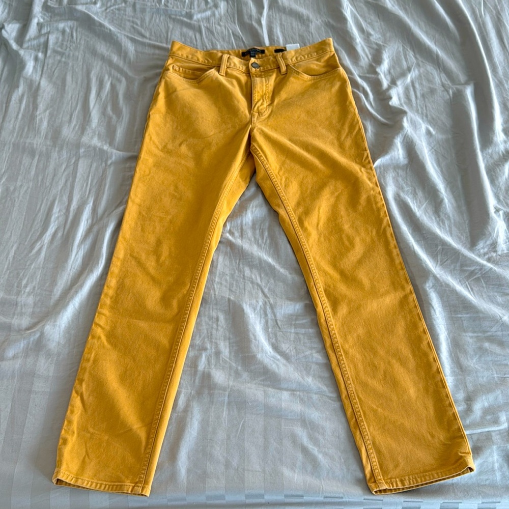 Banana Republic Men’s traveler jeans in slim fit